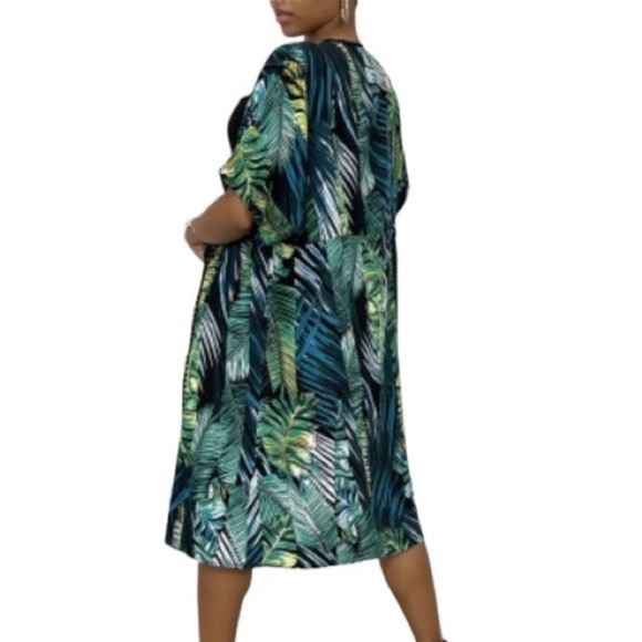 Bisou’s Project Mid-Length Green Kimono With Lace Trim And Palm Tree Print Small - Picture 4 of 8